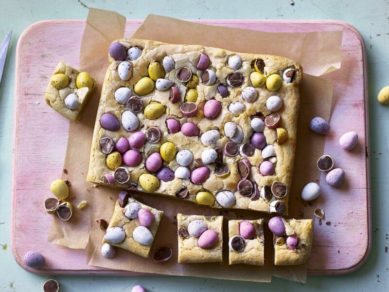 Easter egg blondies