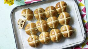 Vegan hot cross buns